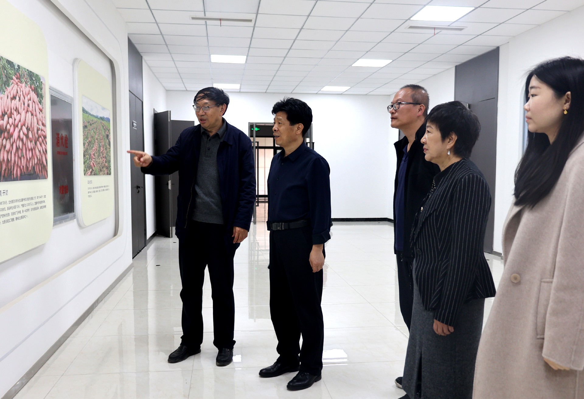 1712570749184000.jpg b2df76294cb3000ad13129d51b66e2b.jpg